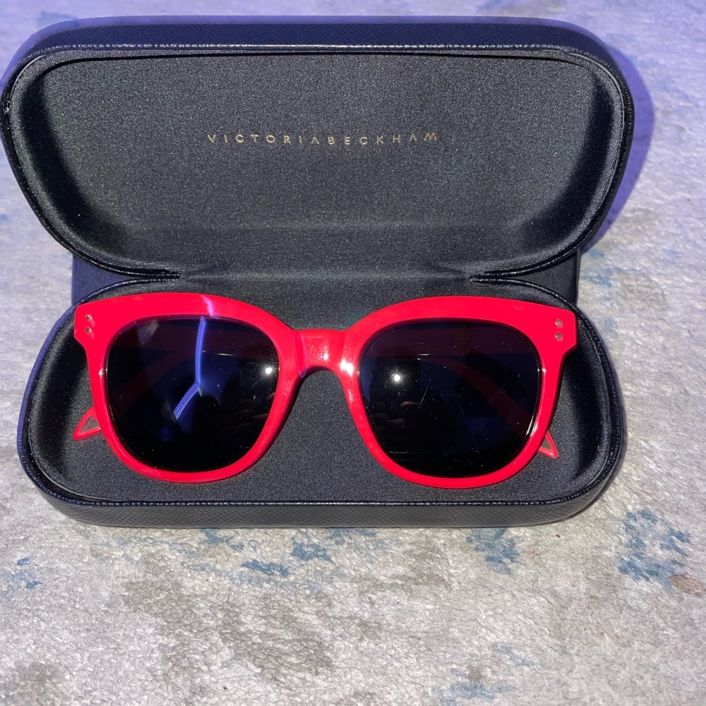Victoria Beckham sunglasses Basicly brand new